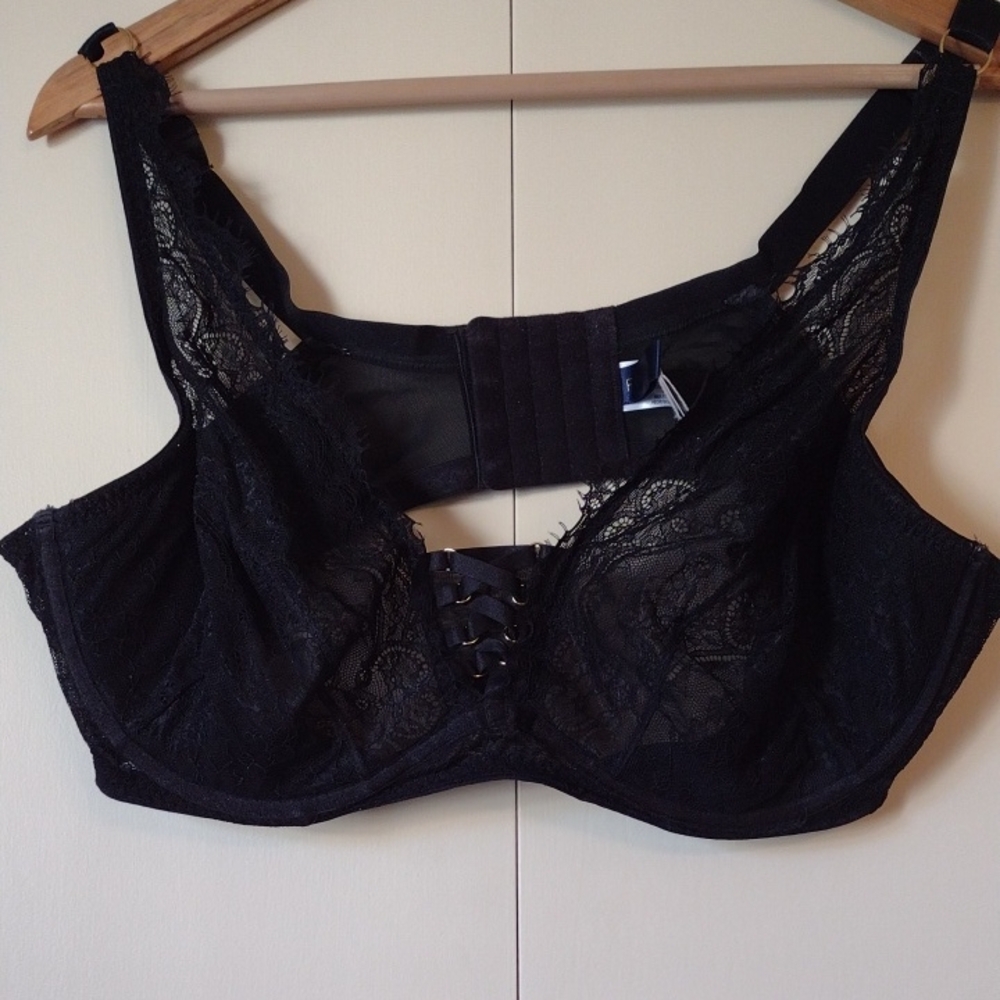 Black Lace Full-Coverage Bra with Sheer Mesh